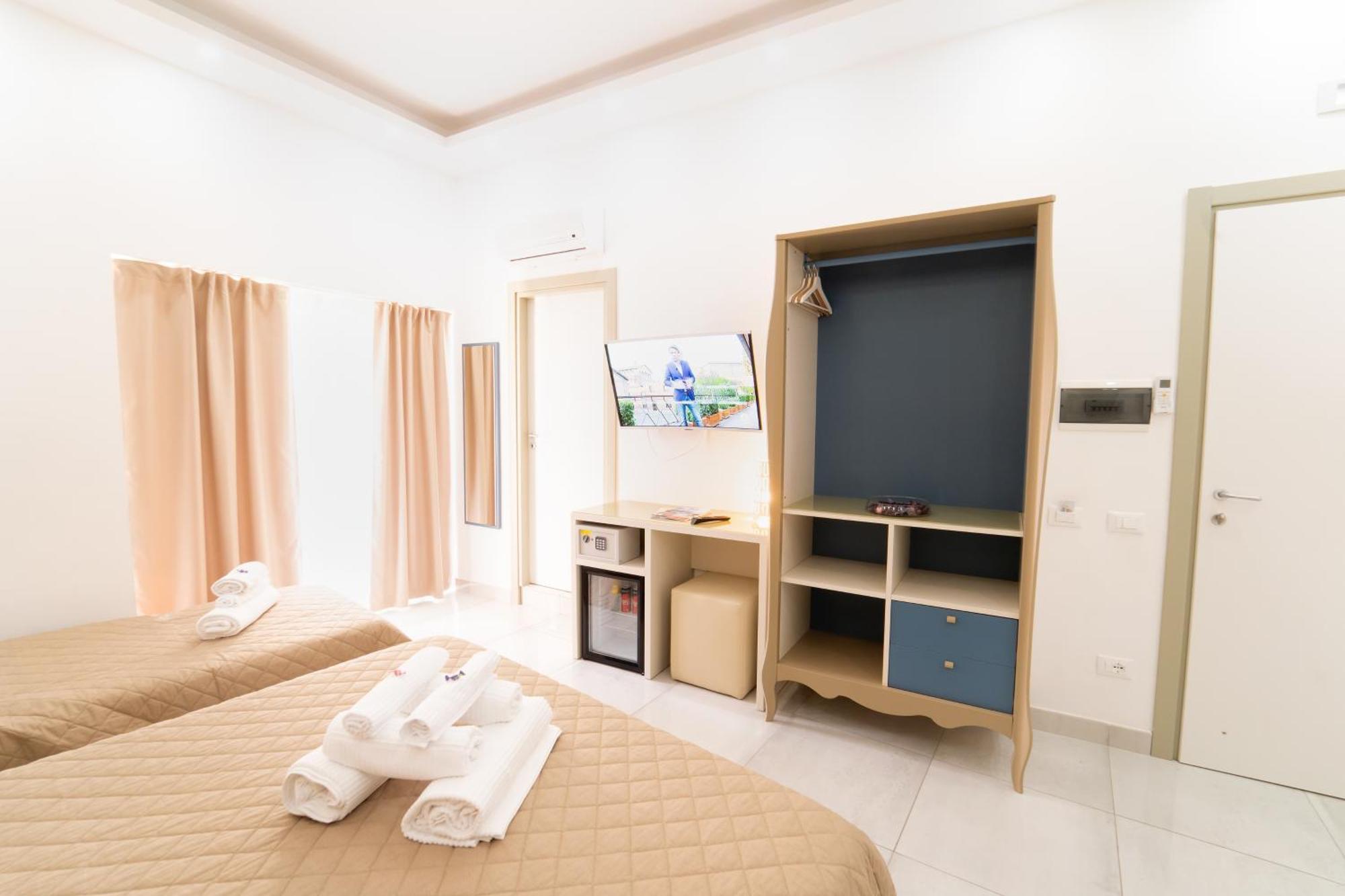 Al Campanile H. Centro Affittacamere 3*